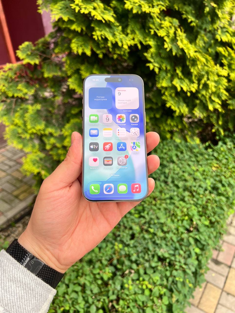 iPhone 16 Pro 128GB White Titanium фото 2