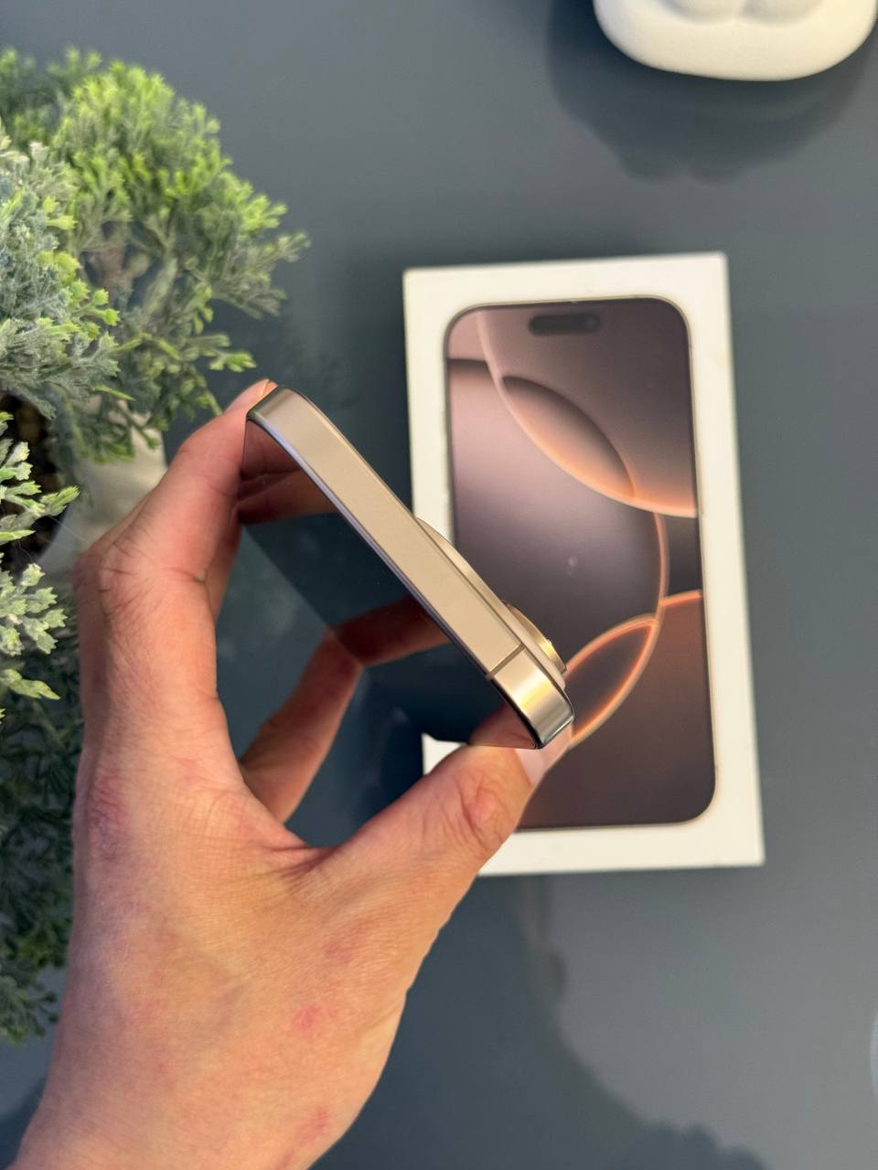 iPhone 16 Pro 128GB Natural Titanium фото 8