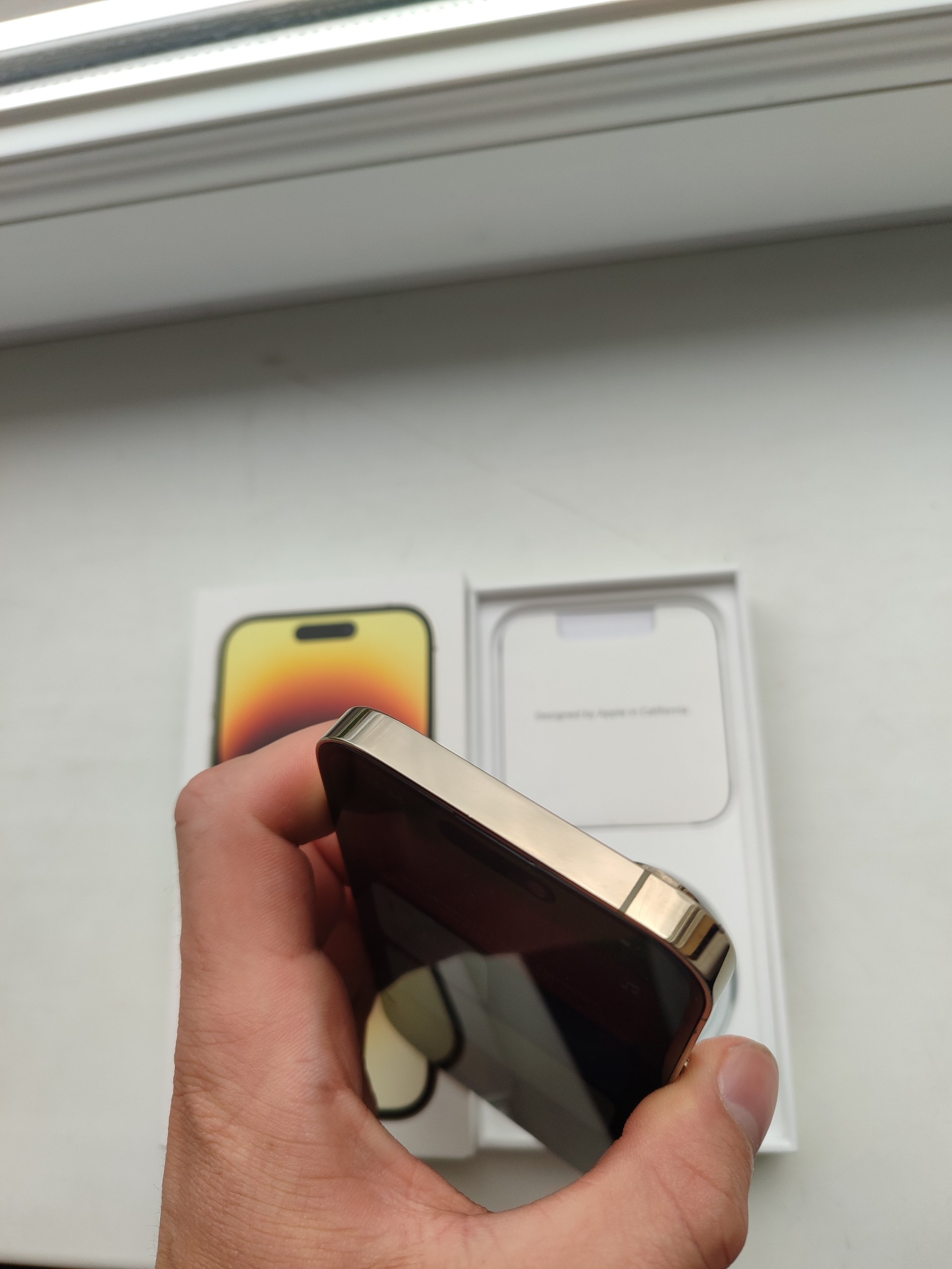 iPhone 14 Pro 256GB Gold фото 4