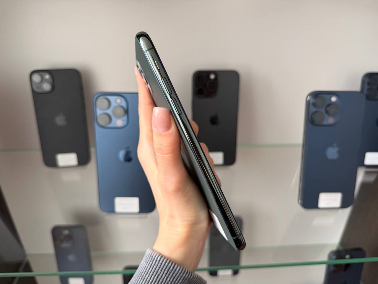 iPhone 11 Pro Max 64GB Midnight Green фото 3