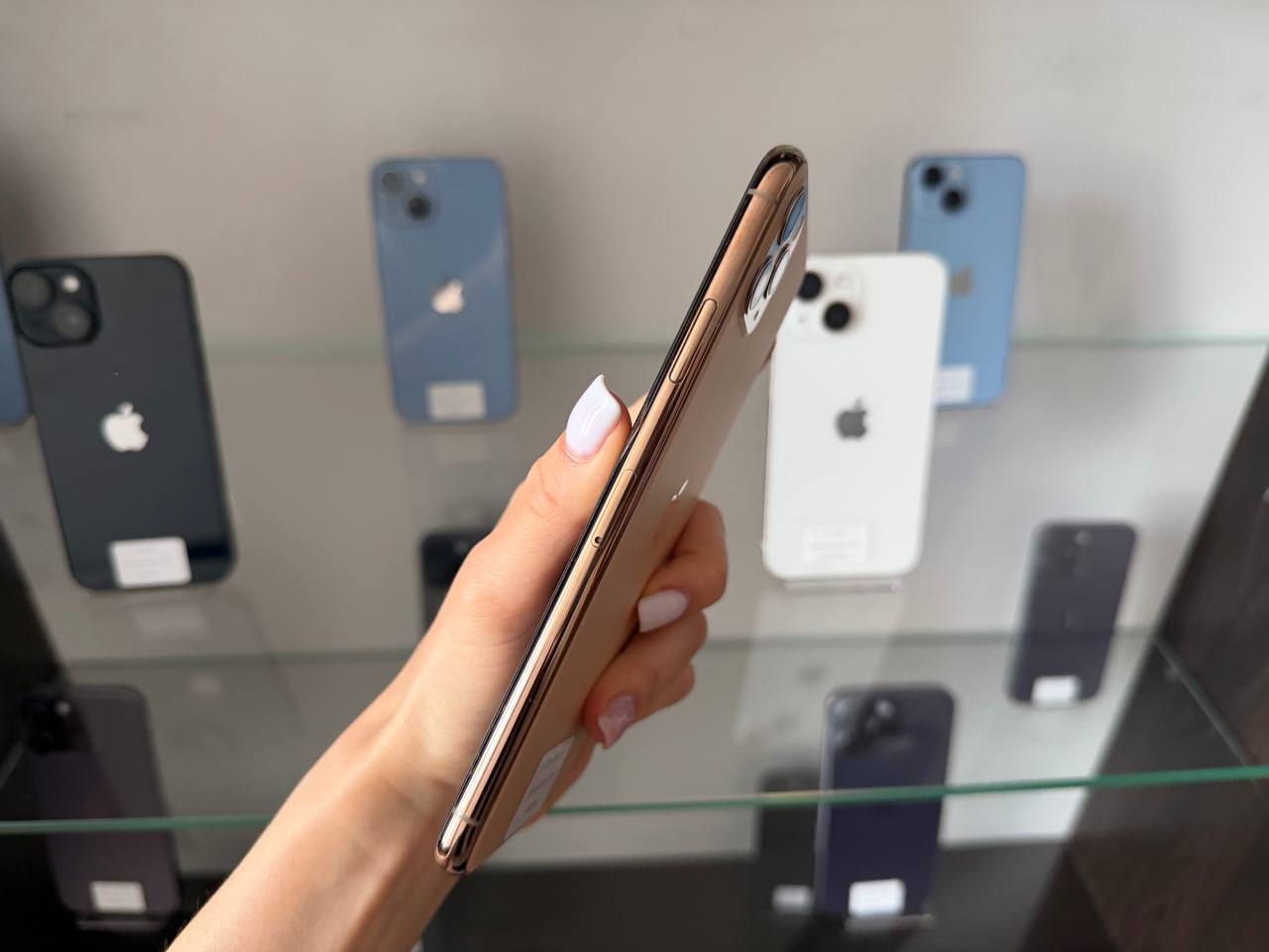 iPhone 11 Pro Max 64GB Gold фото 3