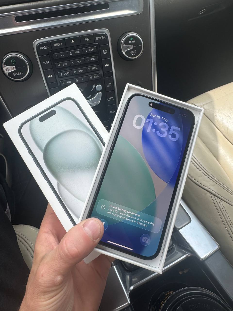 iPhone 15 128GB