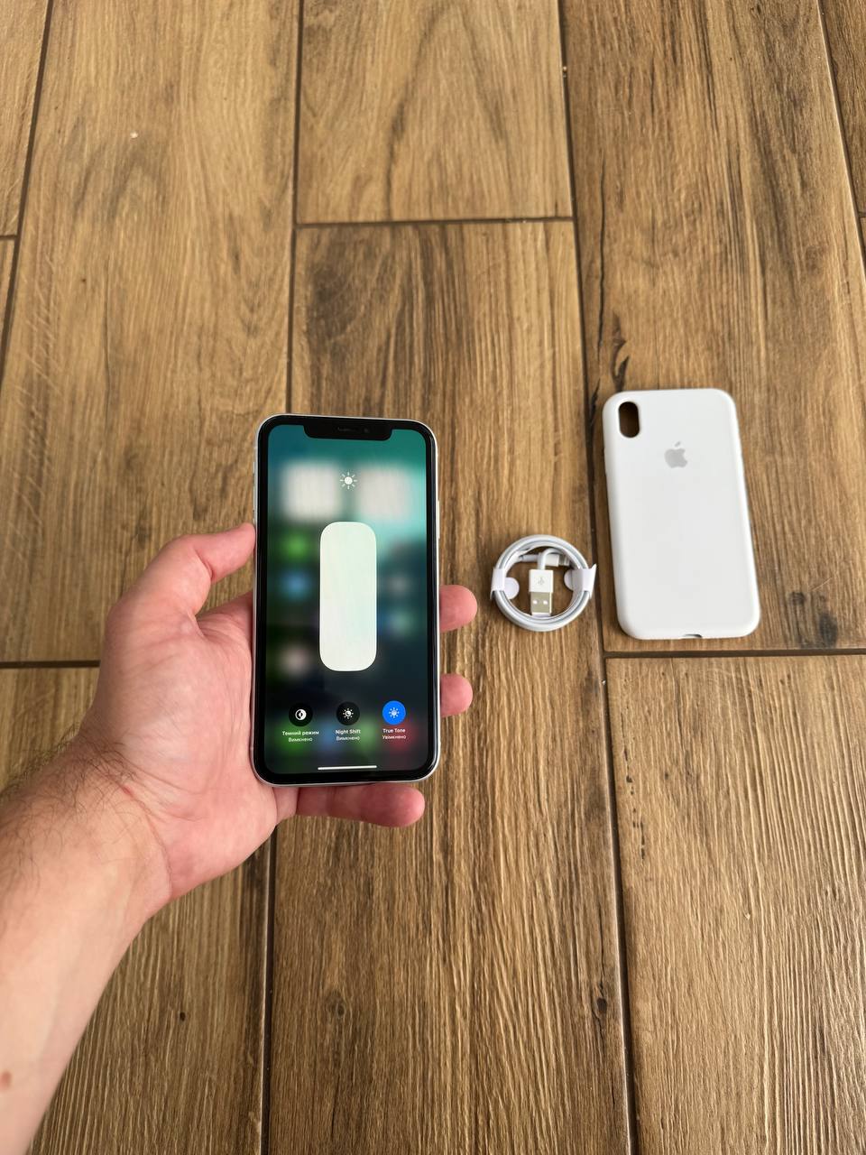iPhone XR 64GB White фото 3