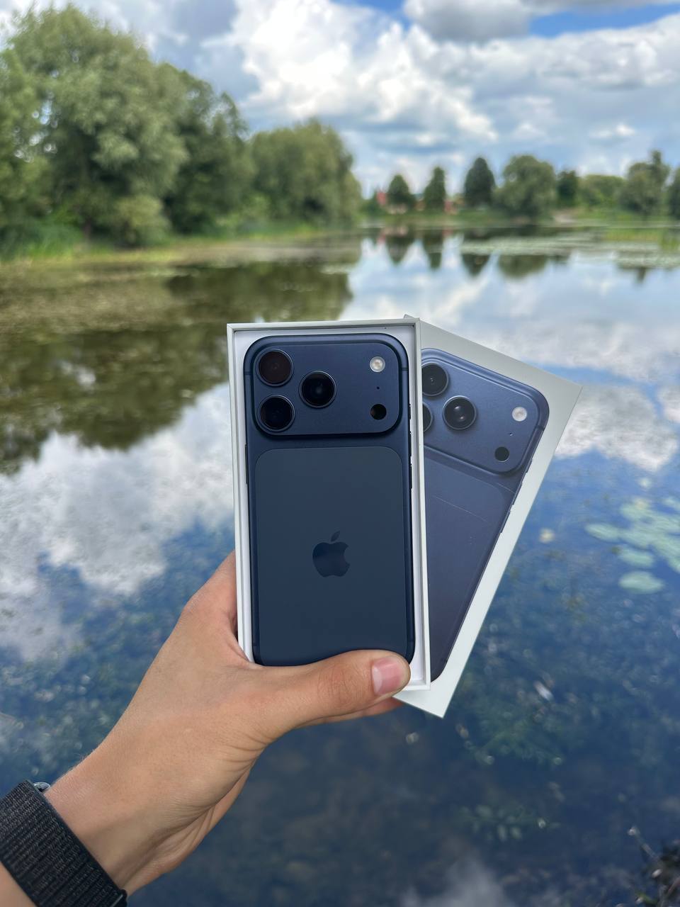 iPhone 17 Pro 256GB Deep Blue