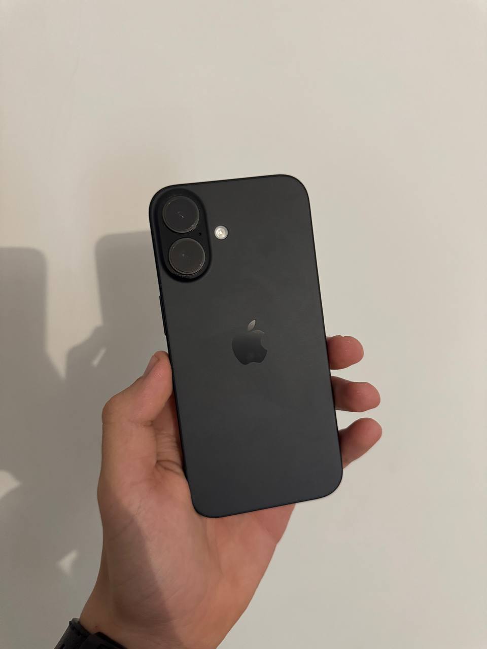 iPhone 16 128GB