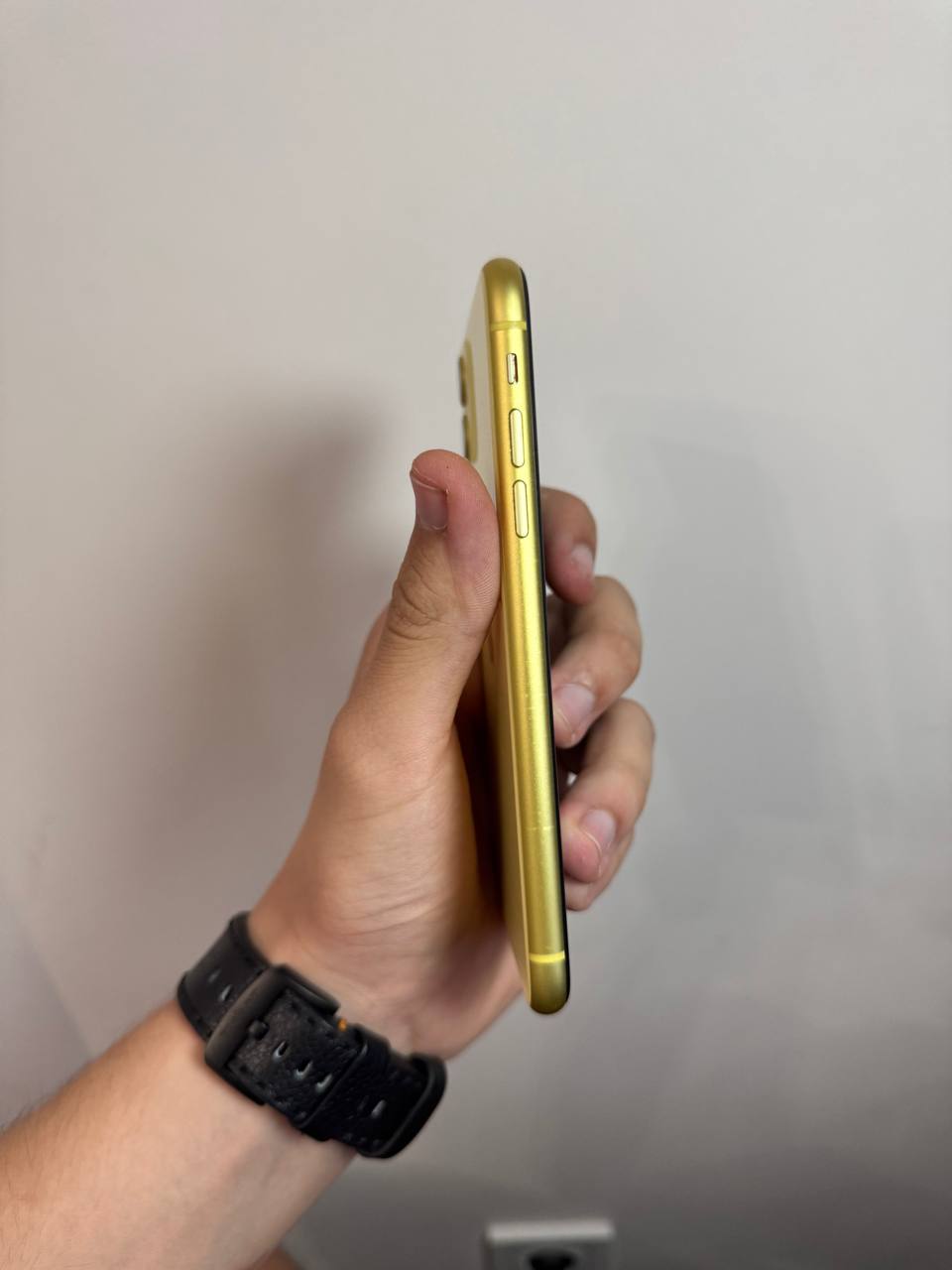 iPhone 11 128GB Yellow фото 4