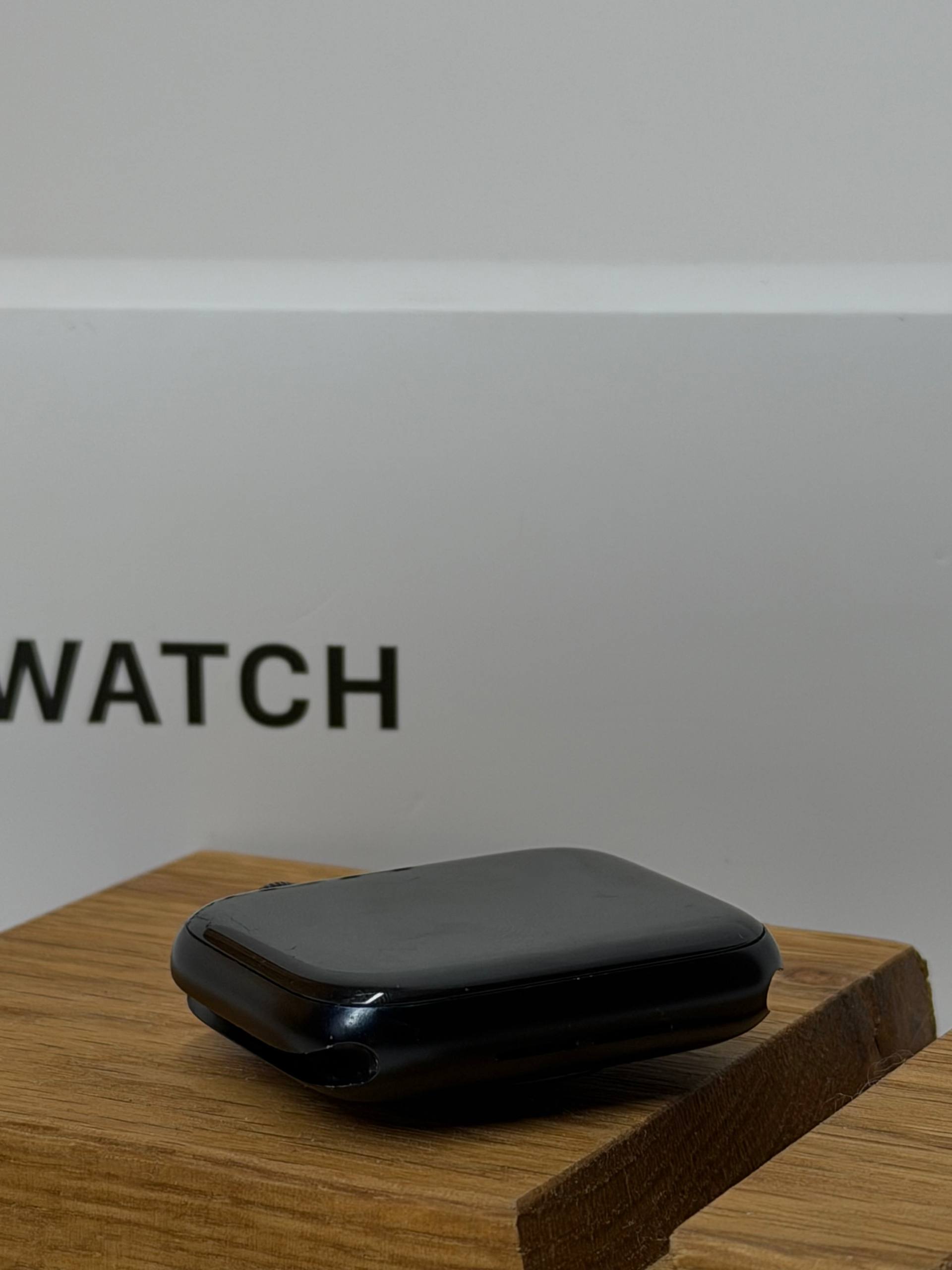 Apple Watch SE 2 44mm — фото 5