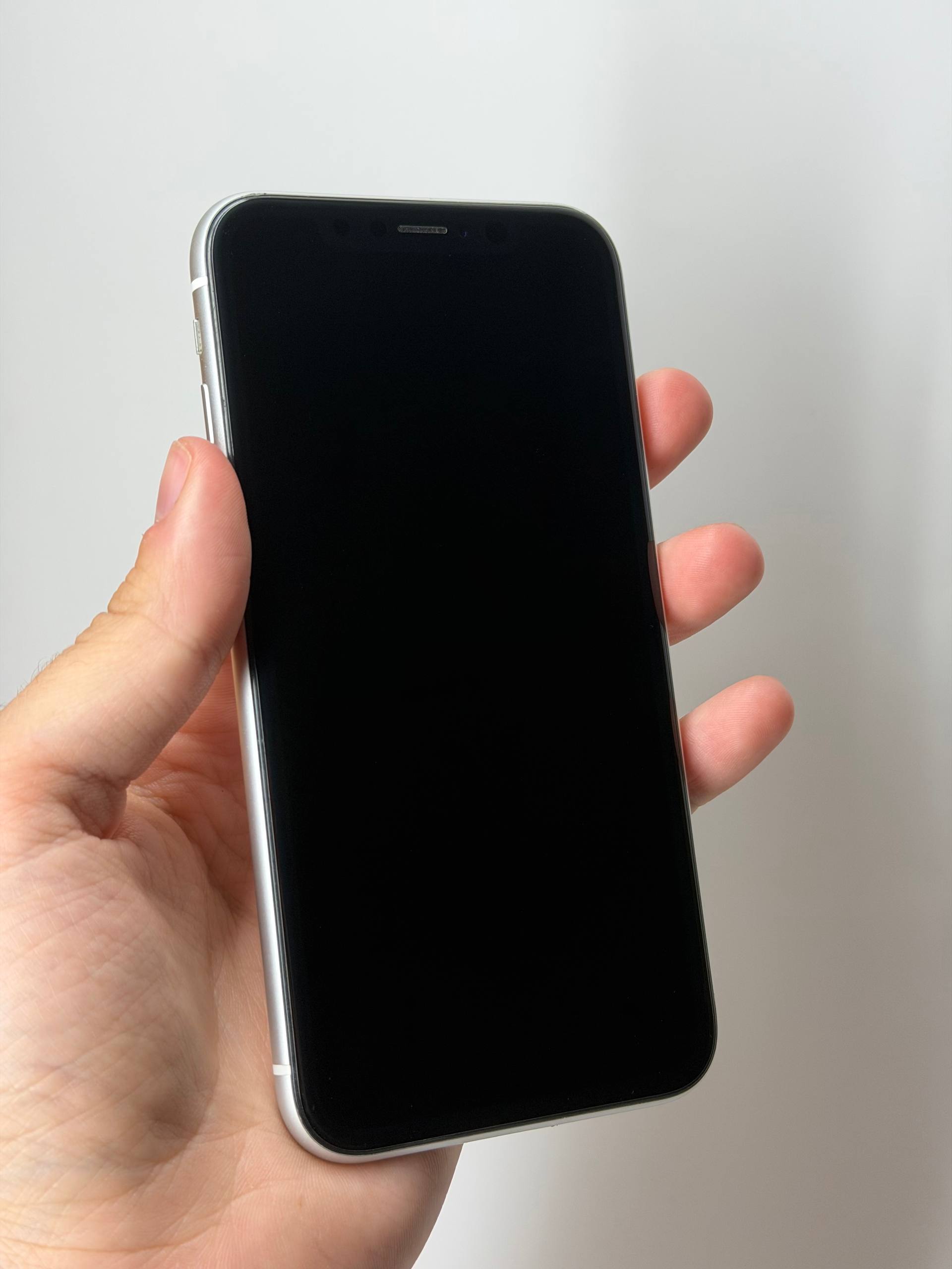 iPhone XR 64GB White фото 2