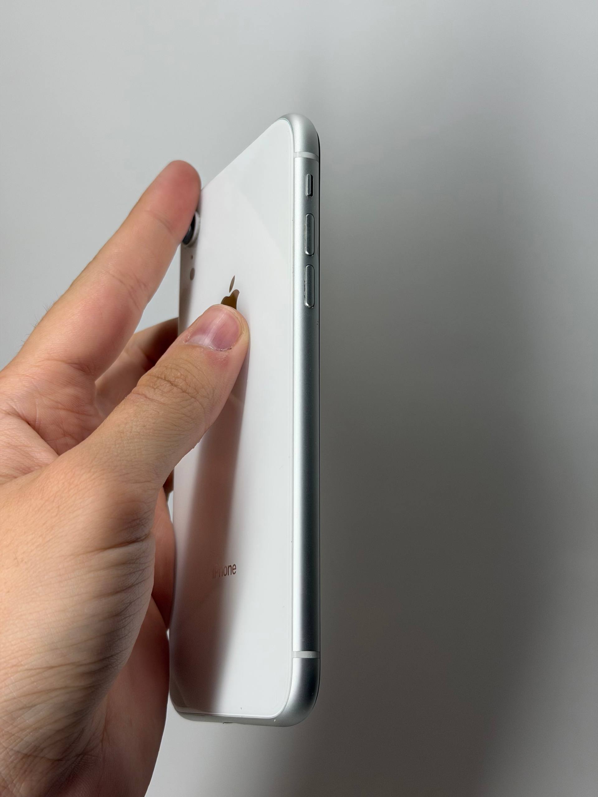 iPhone XR 64GB White фото 3