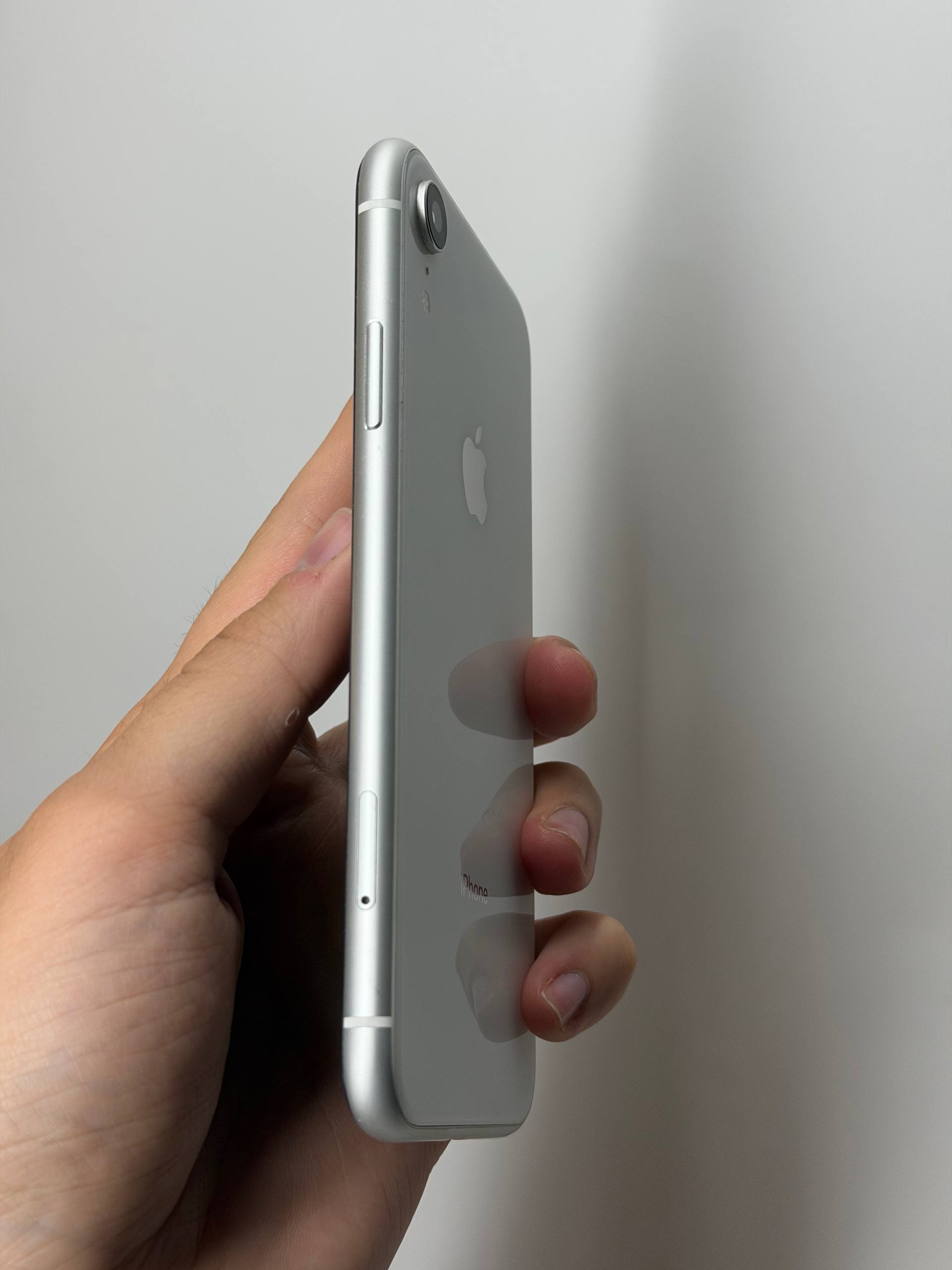 iPhone XR 64GB White фото 4