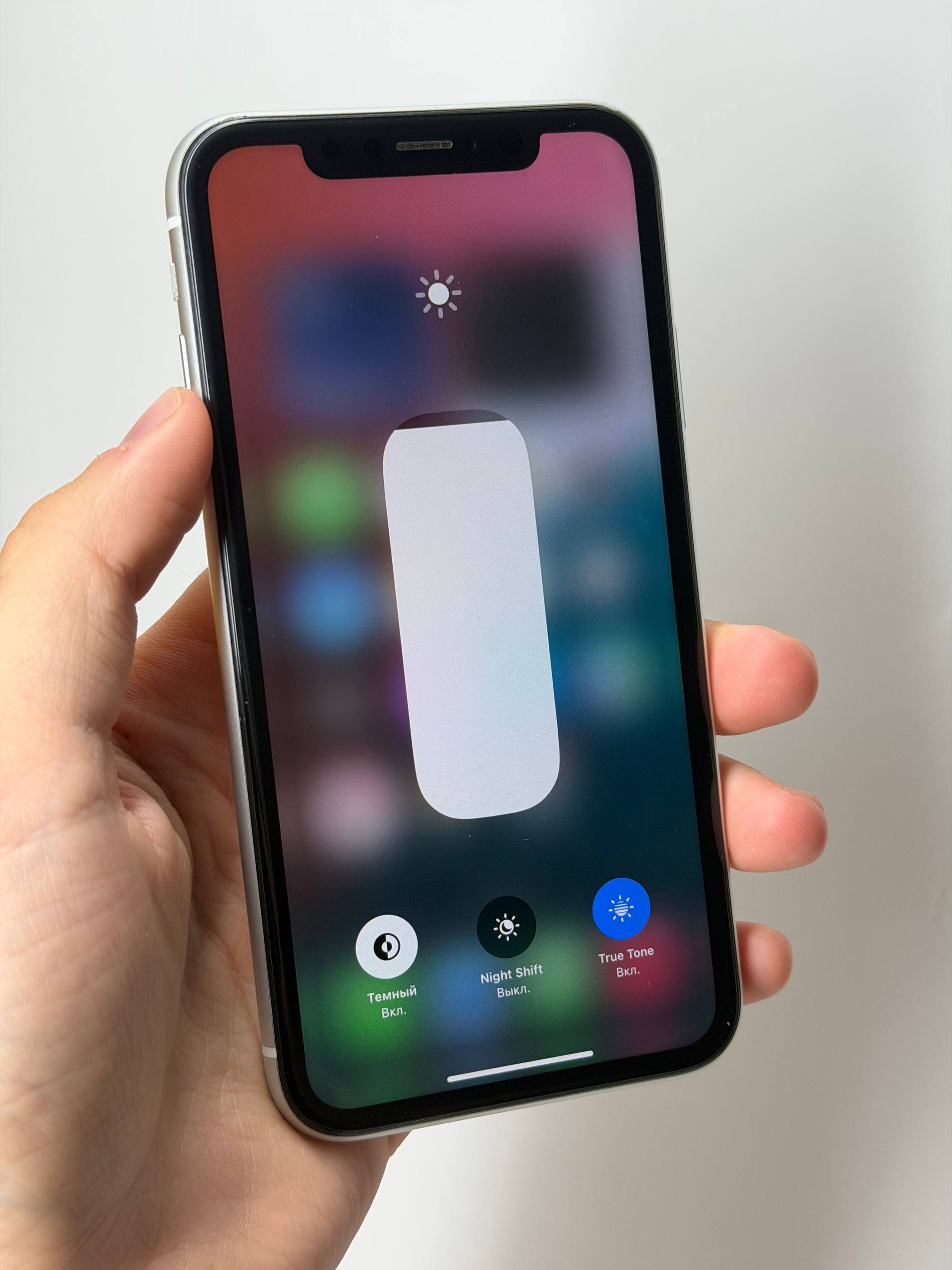 iPhone XR 64GB White фото 8