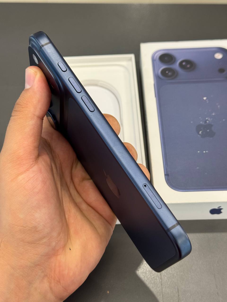 iPhone 17 Pro Max 256GB Deep Blue фото 3