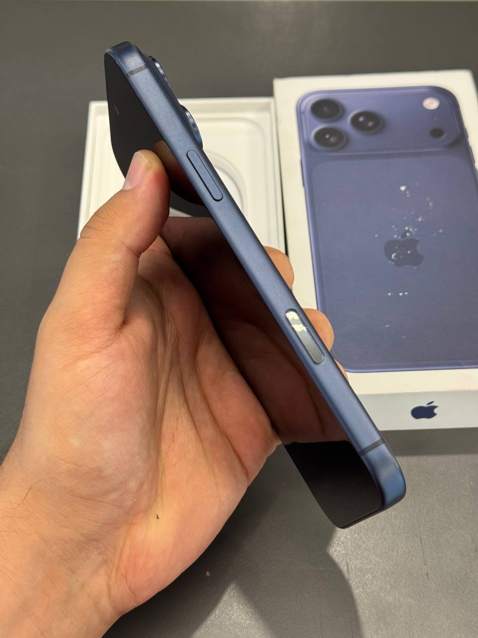 iPhone 17 Pro Max 256GB Deep Blue фото 4