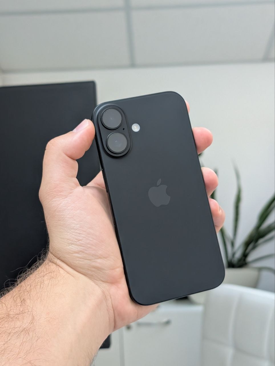 iPhone 16 128GB Black