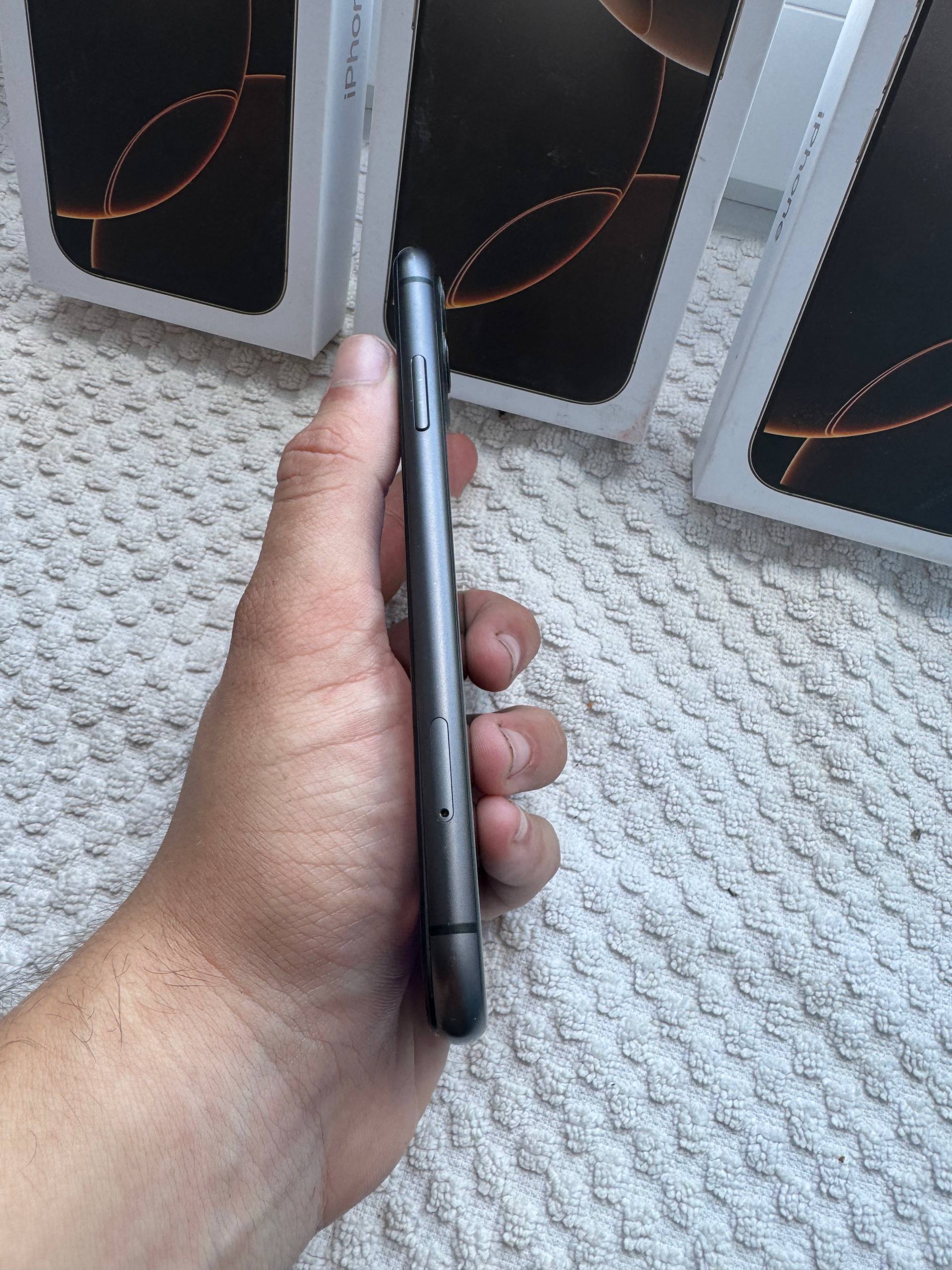 iPhone 11 128GB Black фото 2